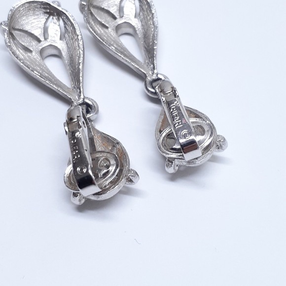 Vintage Crown Trifari Earrings Signed Clip On Silver Tone Dangle - Picture 12 of 16
